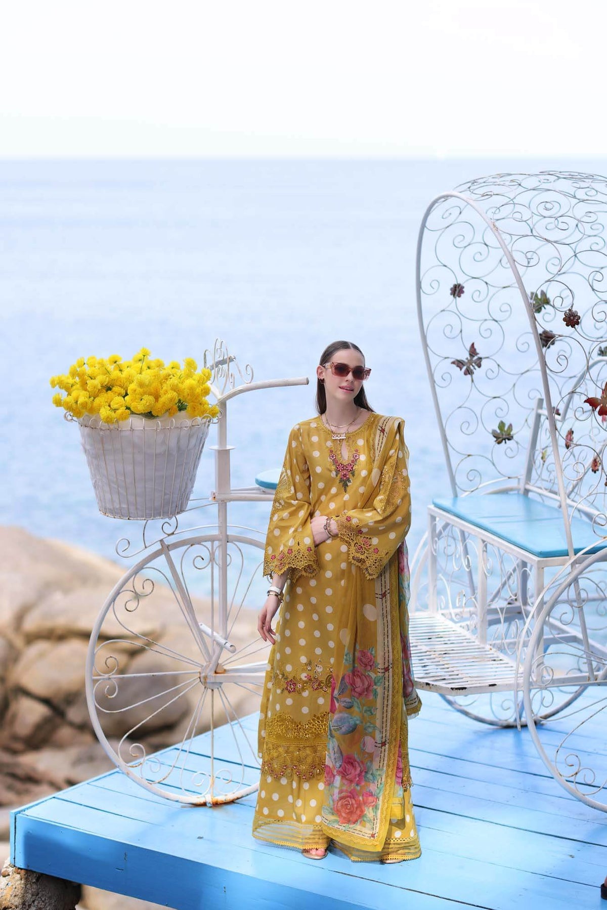 3 Piece Unstitched Embroidered Lawn Suit ( Printed Monaar Zari Dupatta ) - Motif