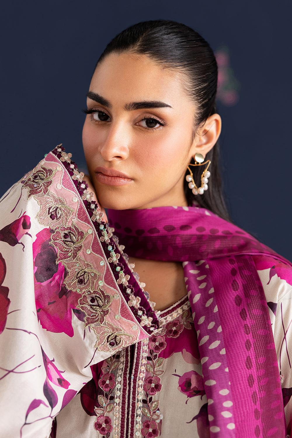 Unstitched 3 Pec Digital Printing & Embroidered Lawn Suit With Printed Lawn Dupatta