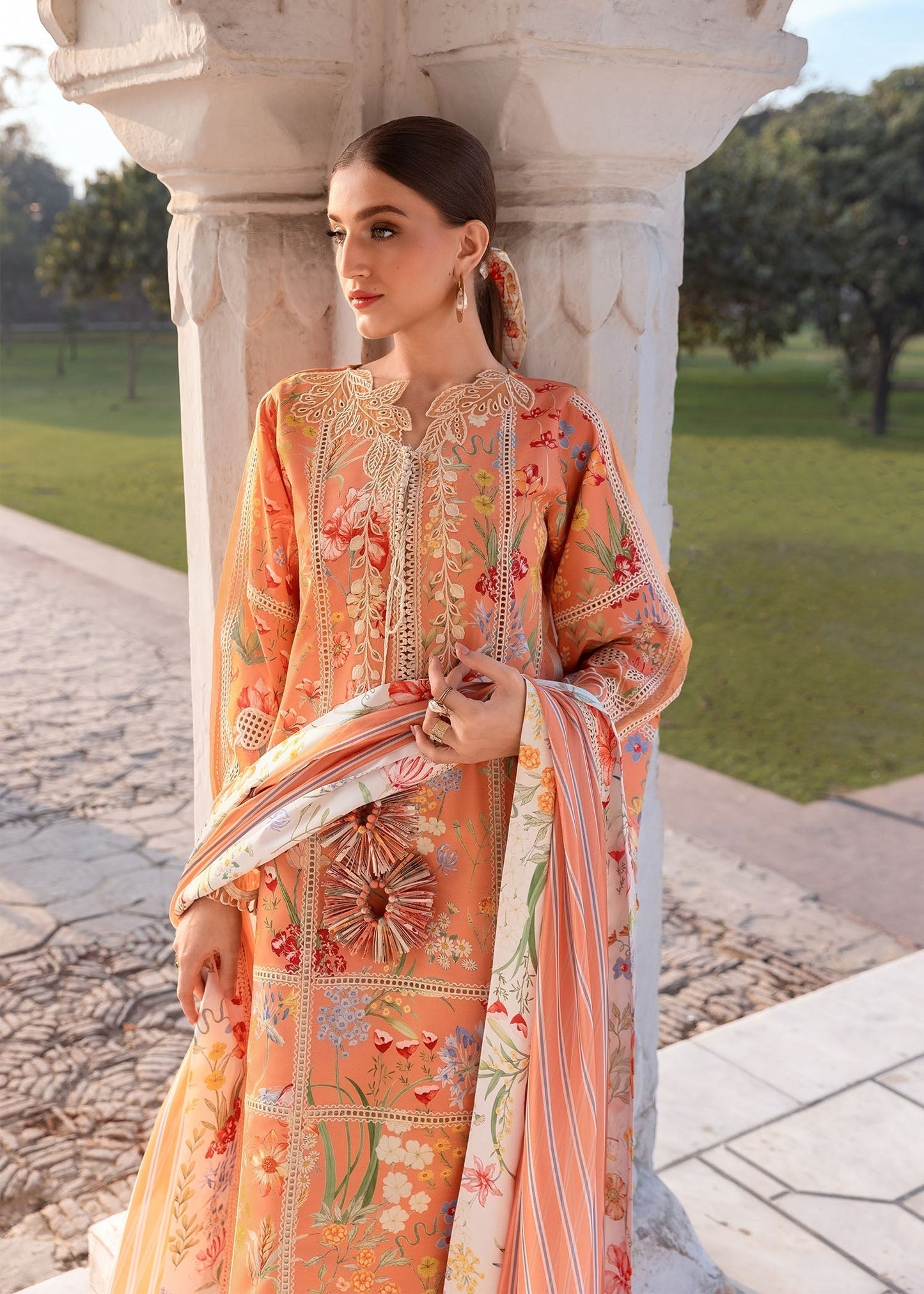 Unstitched 3 Pec Digital Printing & Embroidered Lawn Suit With Printed Polly Lawn Dupatta