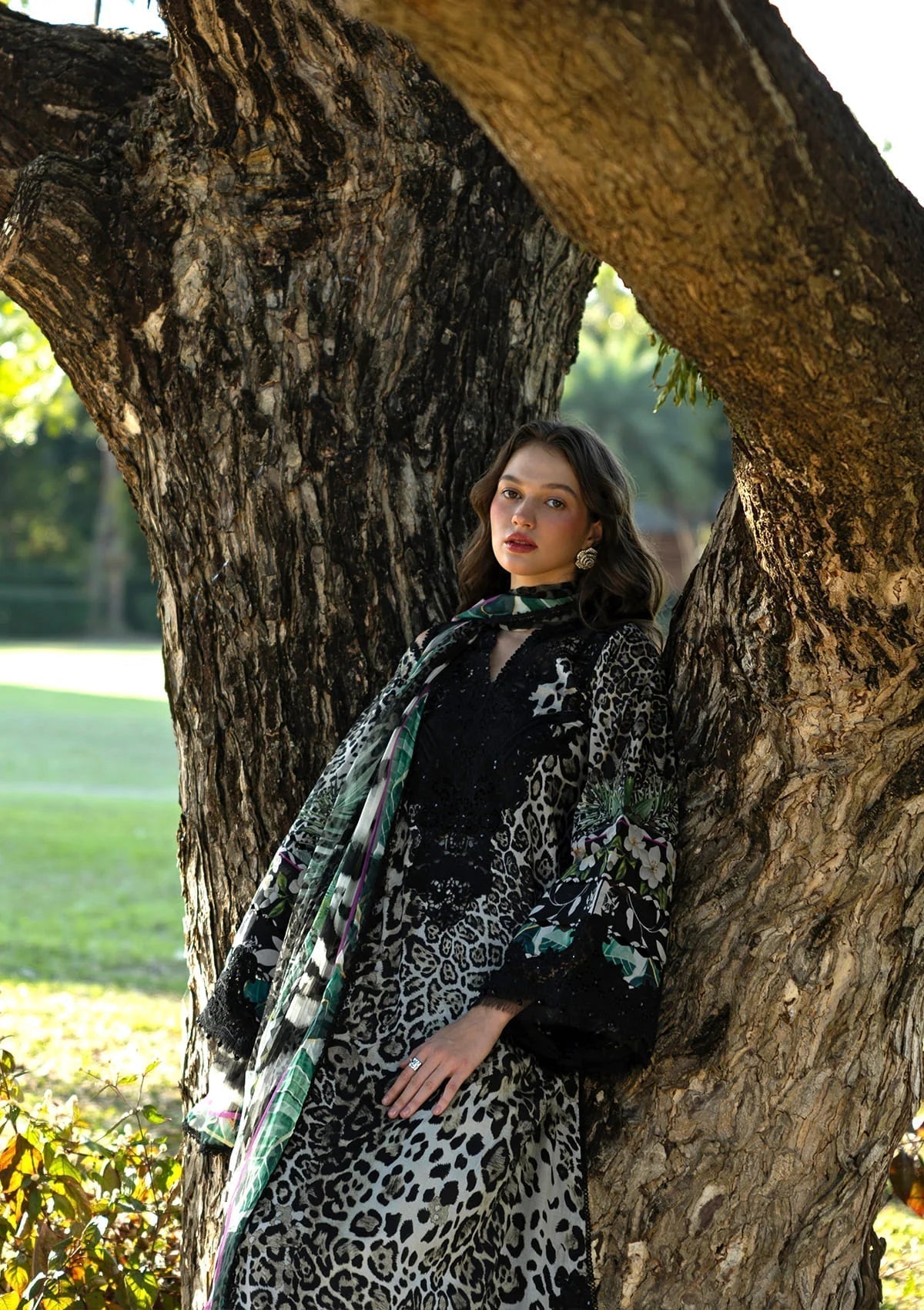 Unstitched 3 Piece Digital Printed Lawn Suit with Printed Lawn Dupatta