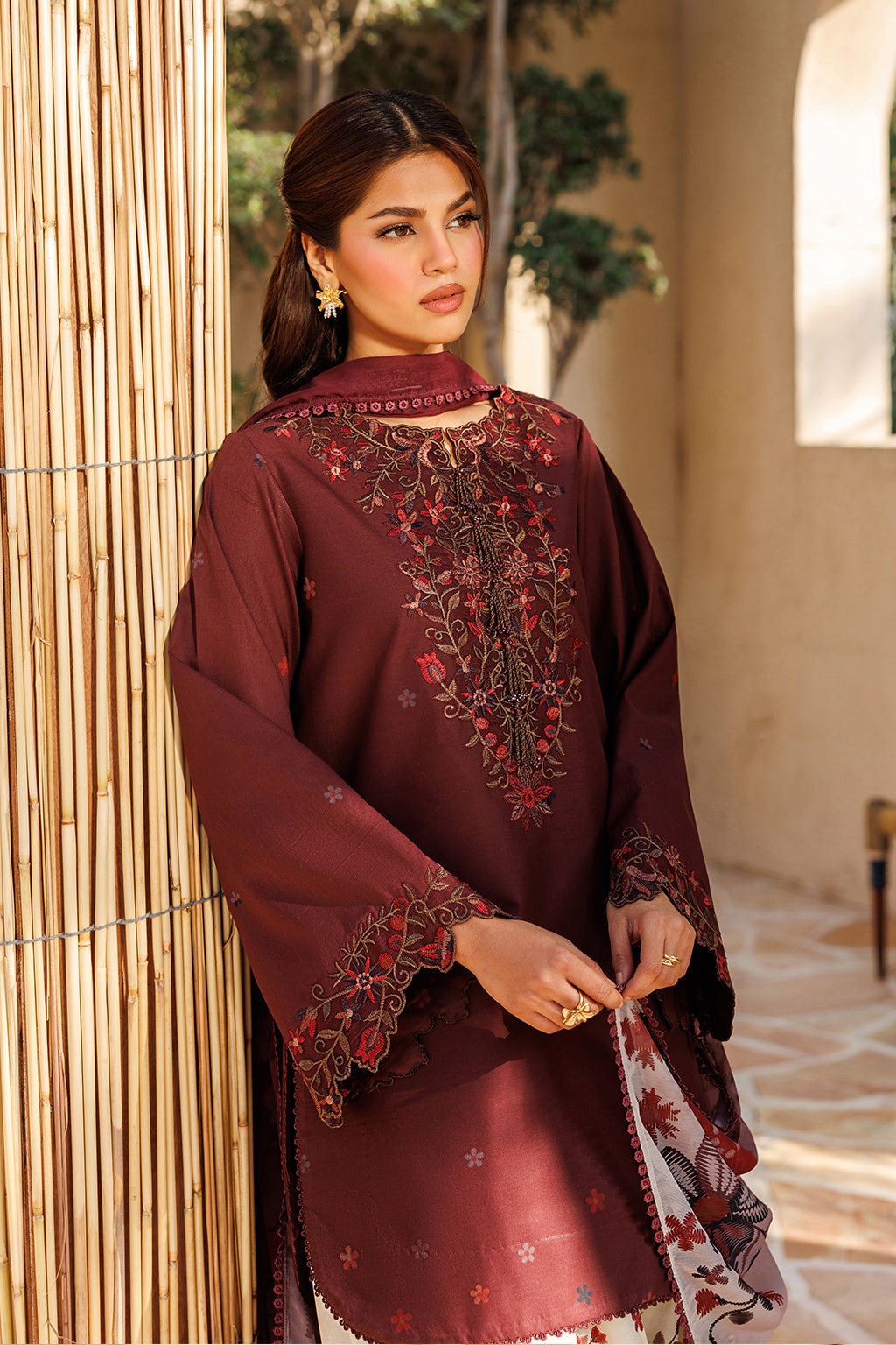 Unstitched 3 Pec Digital Printing & Embroidered Lawn Suit With Printed Polly Lawn Dupatta